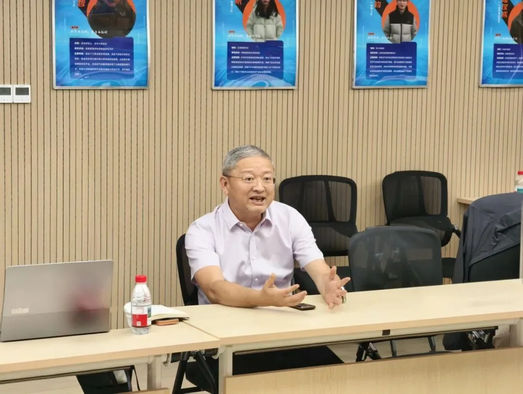 浙江大学专家与德玛仕团队讨论 AI 诊断的技术路径